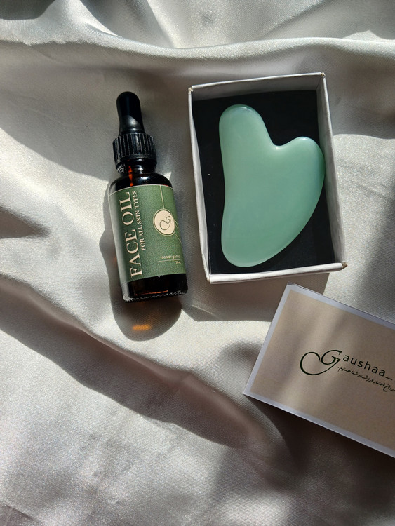 گواشا سنگ اونتورین +روغن مخصوص ماساژ صورت