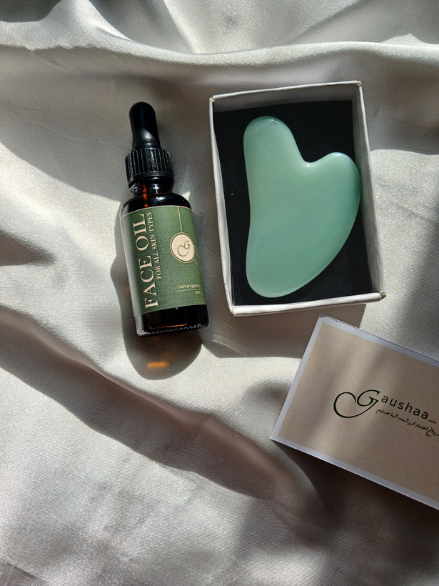 گواشا سنگ اونتورین +روغن مخصوص ماساژ صورت+هدیه